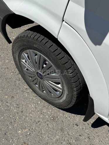 Ford Transit-18