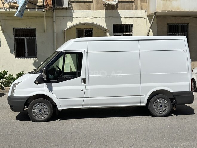 Ford Transit-6