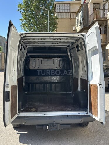 Ford Transit-8