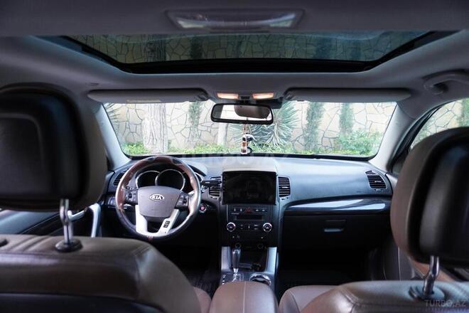 Kia Sorento-8