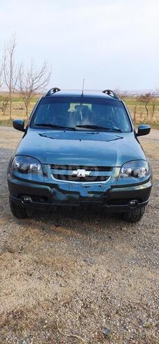 Chevrolet Niva-1