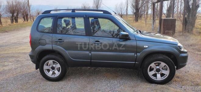 Chevrolet Niva-4