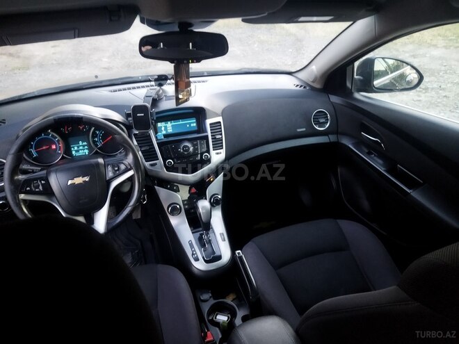 Chevrolet Cruze-10