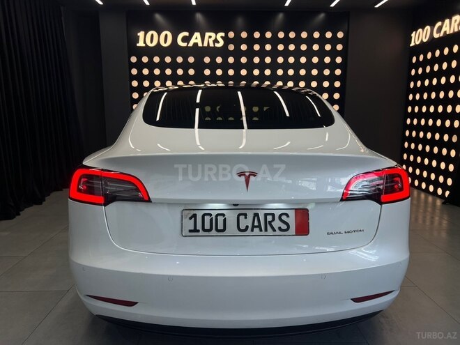 Tesla Model 3-5