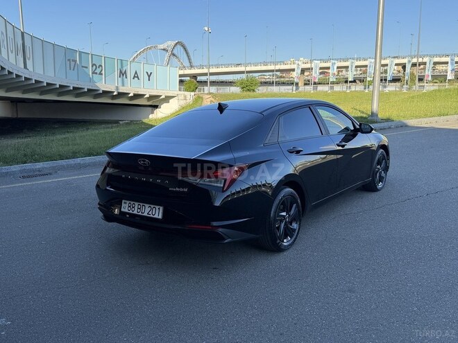 Hyundai Elantra-8