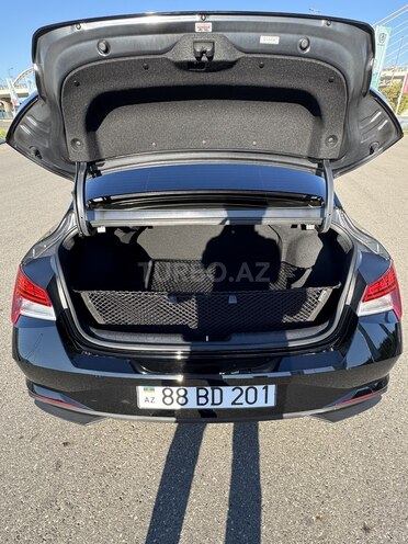 Hyundai Elantra-3