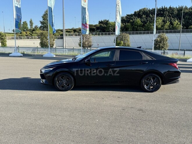 Hyundai Elantra-6