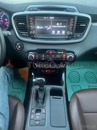 Kia Sorento-18
