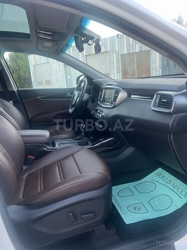 Kia Sorento-13