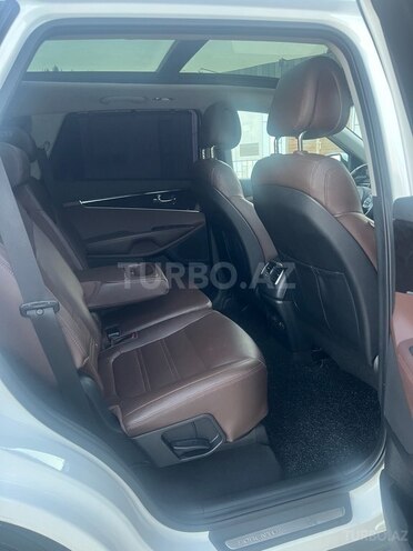 Kia Sorento-16