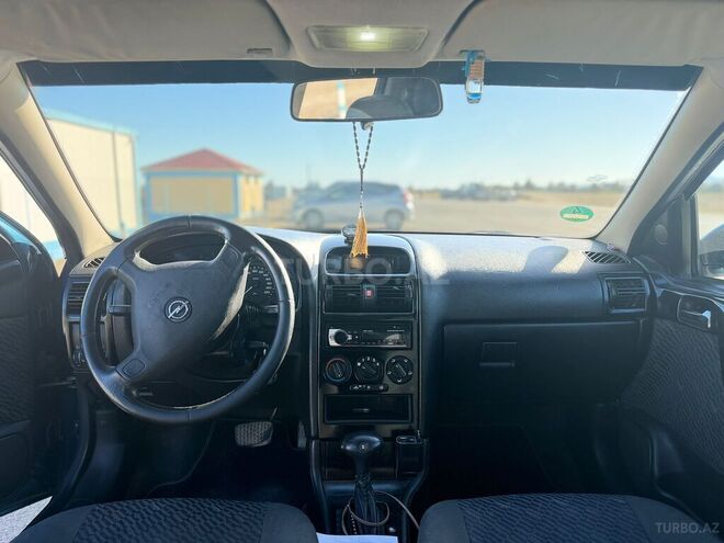Opel Astra-12