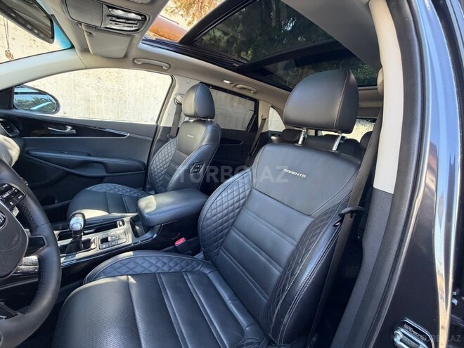 Kia Sorento-9