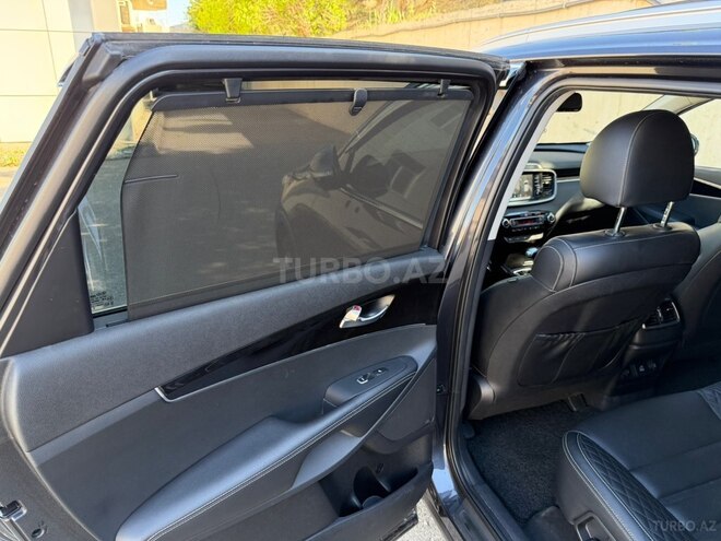 Kia Sorento-12