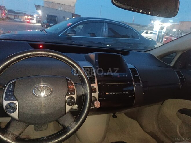 Toyota Prius-5