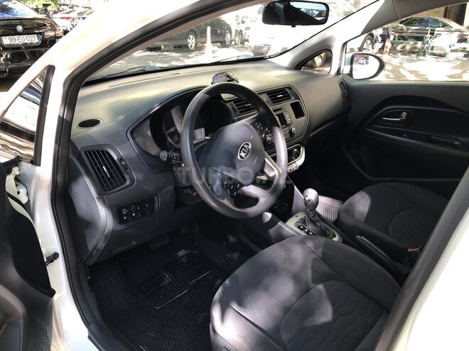 Kia Rio-5