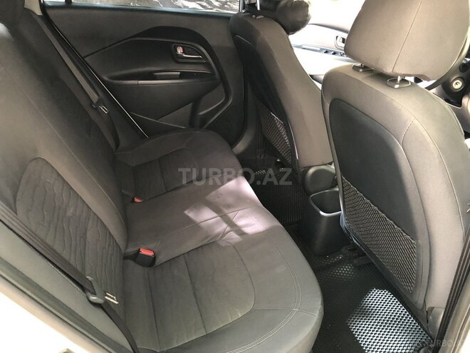Kia Rio-8