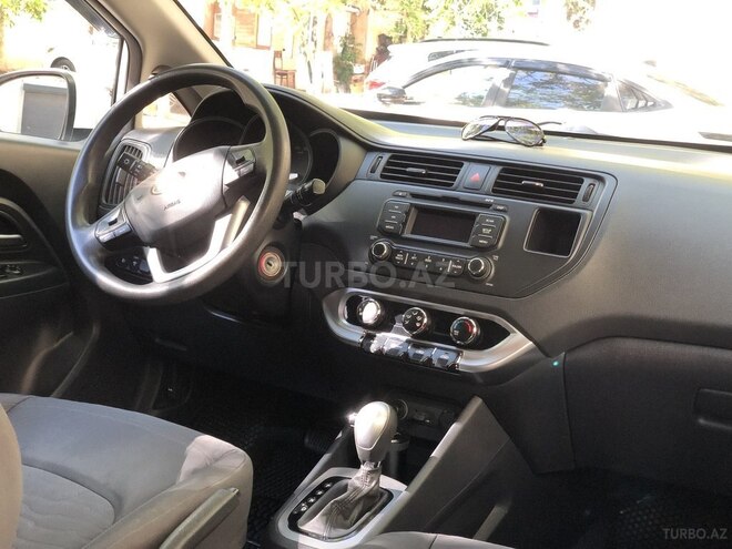 Kia Rio-6