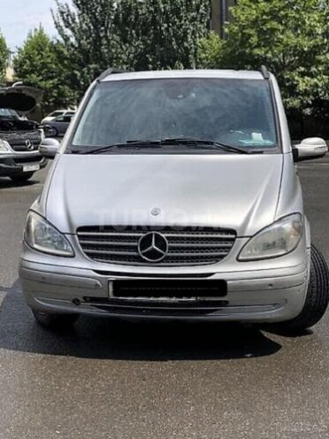 Mercedes Viano-1