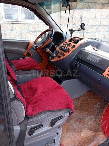 Mercedes Vito 110 D -6