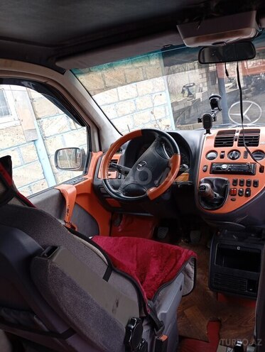 Mercedes Vito 110 D -4