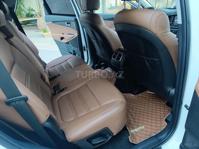 Kia Sorento-13
