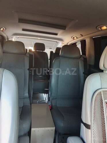 Mercedes Viano-7