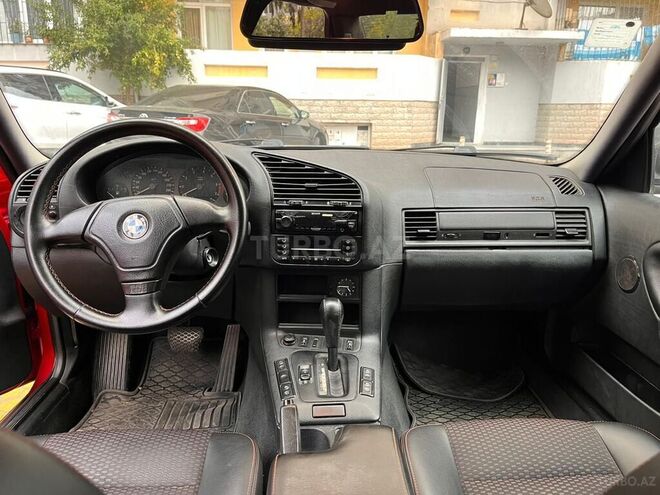 BMW 318-8