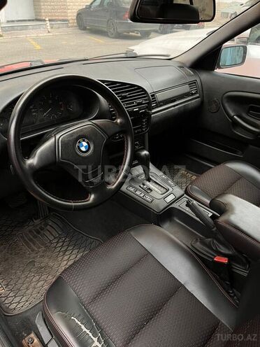 BMW 318-9