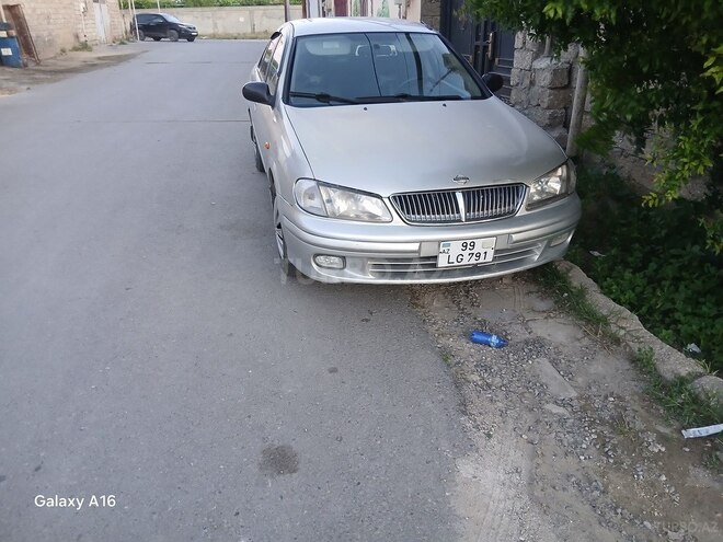 Nissan Sunny-1