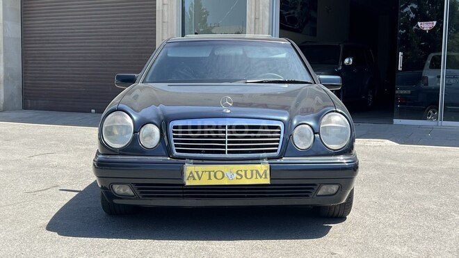 Mercedes E 240-6
