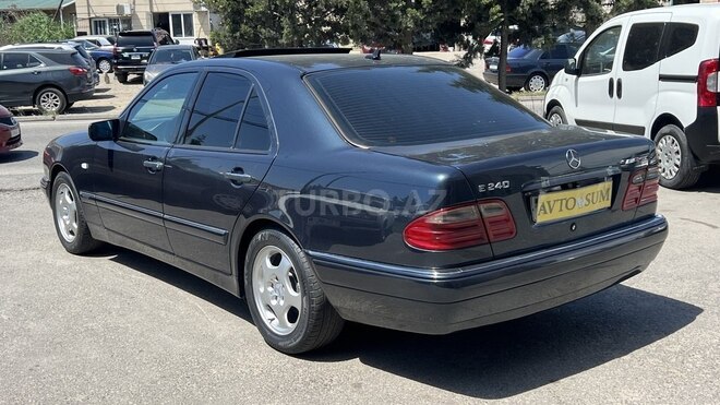 Mercedes E 240-8