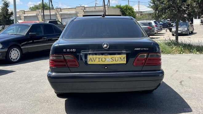 Mercedes E 240-10