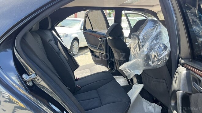 Mercedes E 240-15