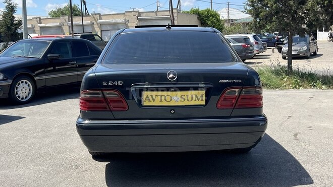 Mercedes E 240-12