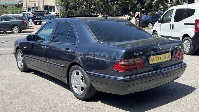 Mercedes E 240-9