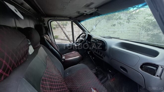 Ford Transit-3