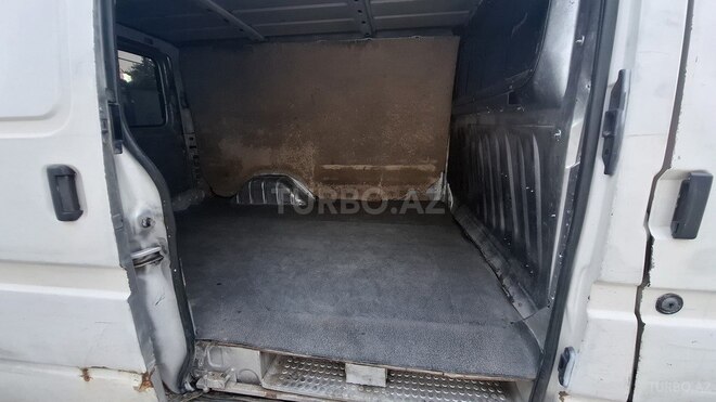 Ford Transit-8