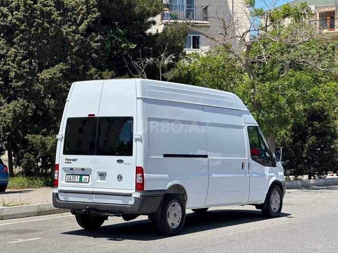 Ford Transit-6