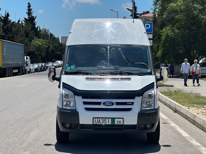 Ford Transit-2