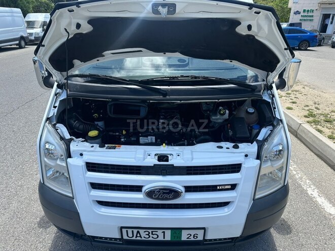 Ford Transit-11
