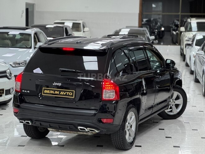 Jeep Compass-12