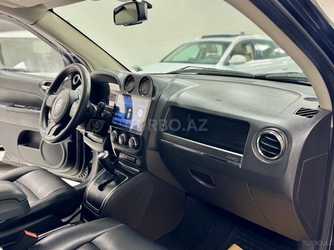 Jeep Compass-16