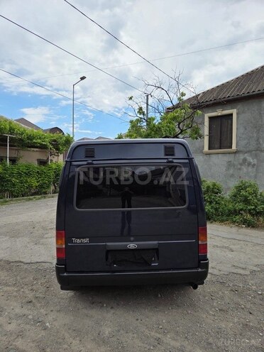 Ford Transit-2