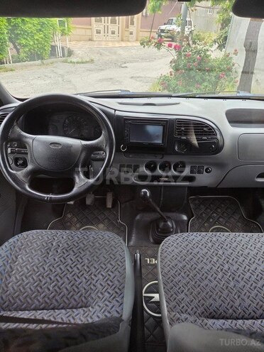 Ford Transit-3