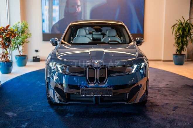 BMW iX3-1