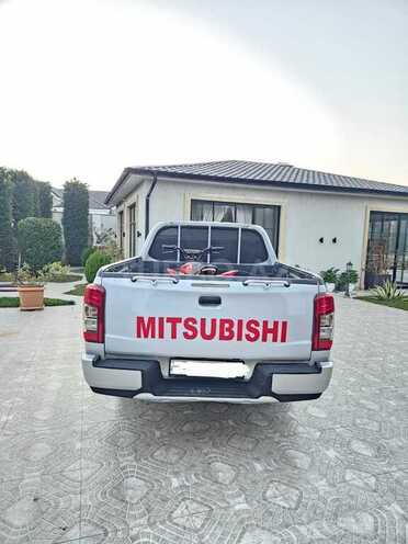 Mitsubishi L200-5