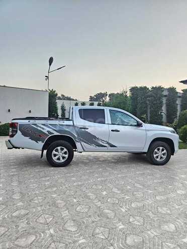 Mitsubishi L200-4