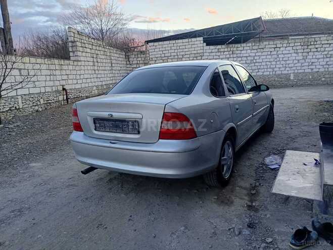Opel Vectra-3