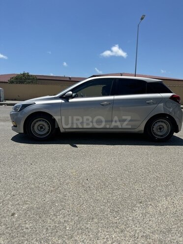 Hyundai i20-6