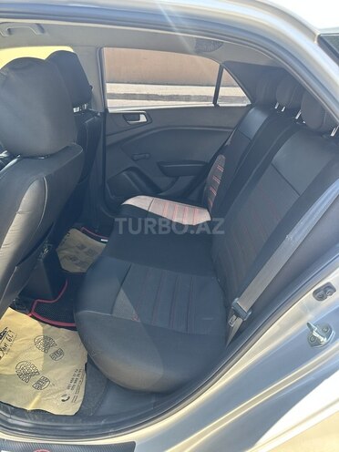 Hyundai i20-10